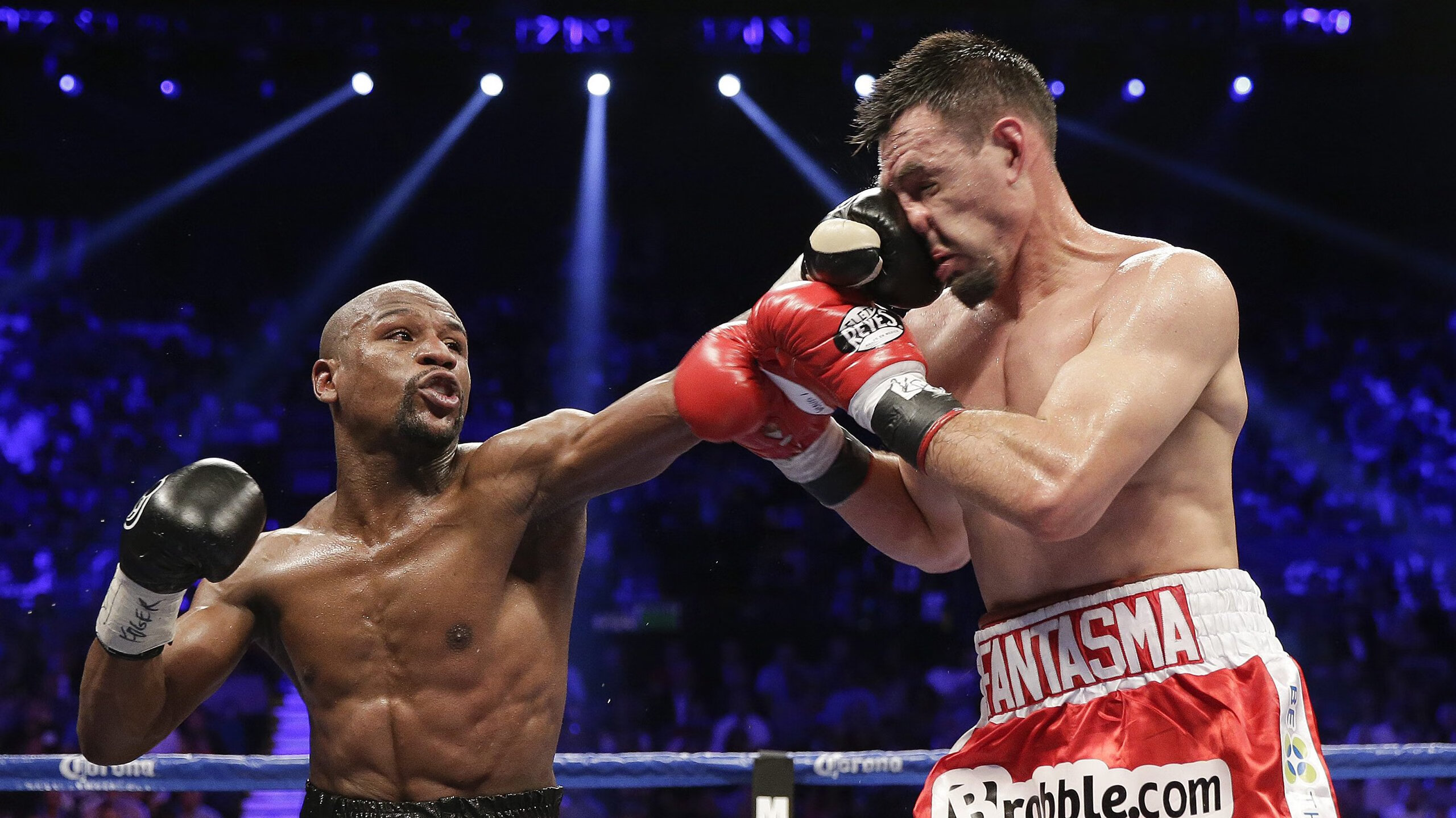 异想天开的足球广告：带你领略不同的创意，足球广告视频